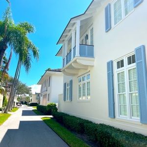 Meet your Posher, Carolina